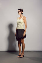 Cargar imagen en el visor de la galería, JOANE TOP - butter yellow
