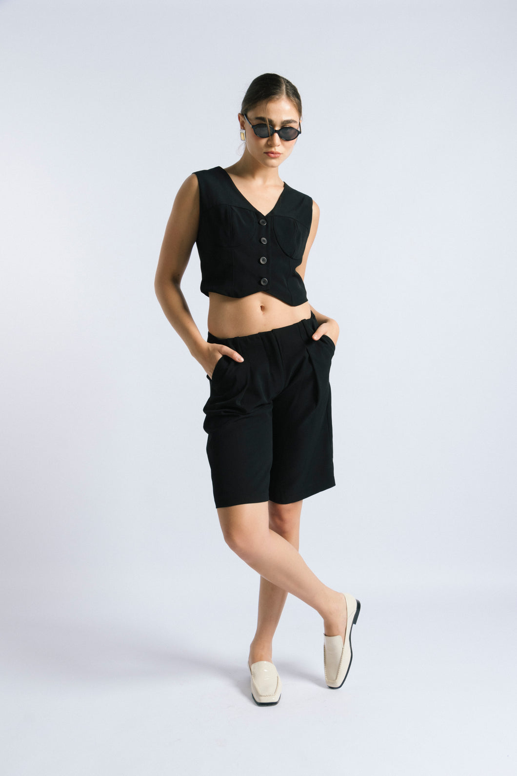 JUNE BERMUDA SHORTS - BLACK