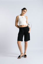 Cargar imagen en el visor de la galería, JUNE BERMUDA SHORTS - BLACK
