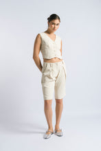 Cargar imagen en el visor de la galería, JUNE BERMUDA SHORTS - CREAM
